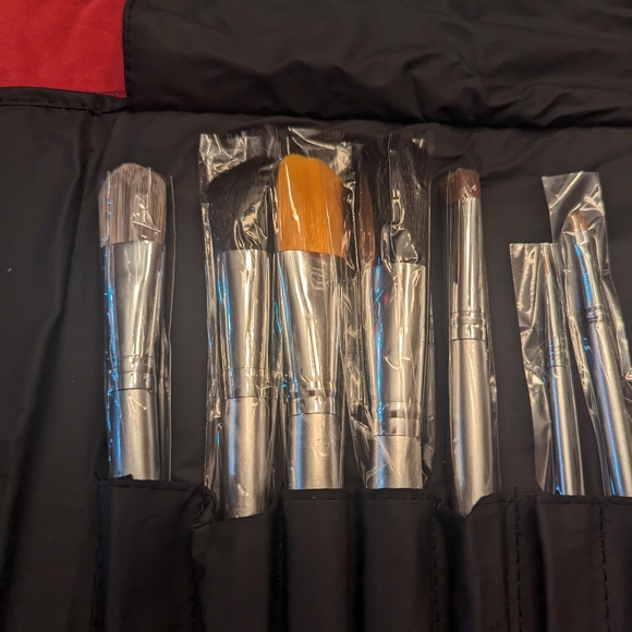 Makeup brushes brand new - Picture 3 of 5